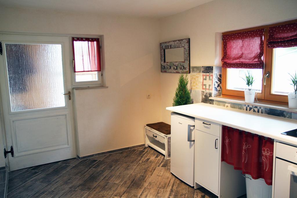 Apartma Obrh Smarjeske Toplice Exterior foto