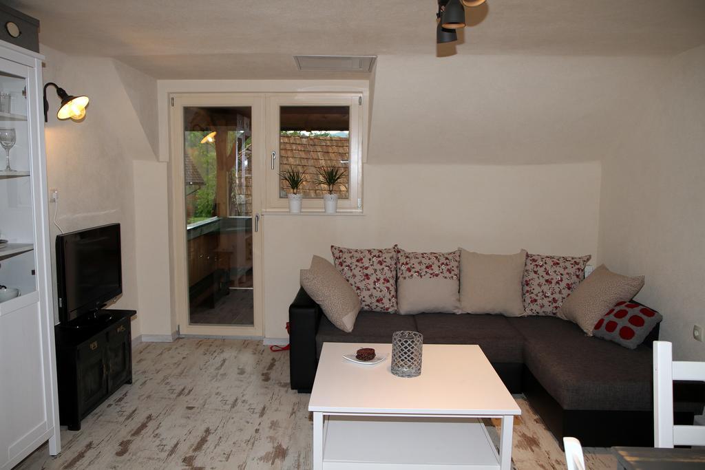 Apartma Obrh Smarjeske Toplice Exterior foto