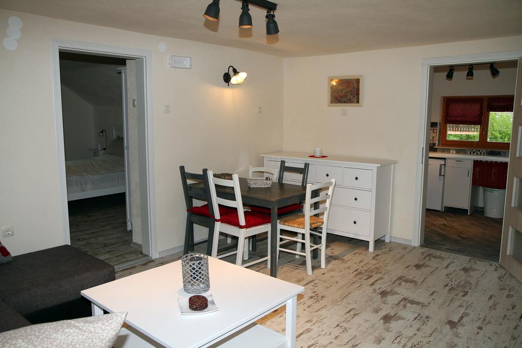 Apartma Obrh Smarjeske Toplice Exterior foto